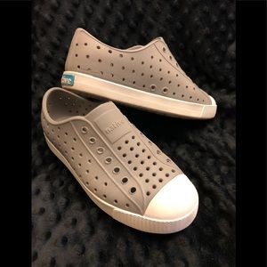 Native Jefferson Gray Size J2